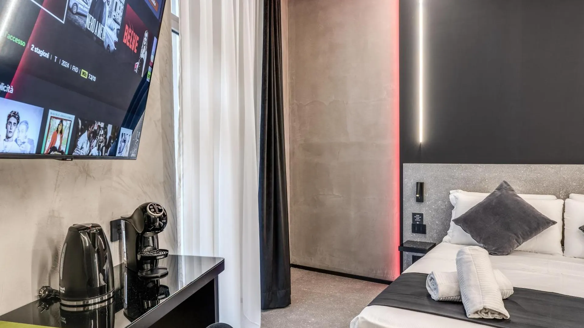 Gallery Home Naples 0*,  Italy